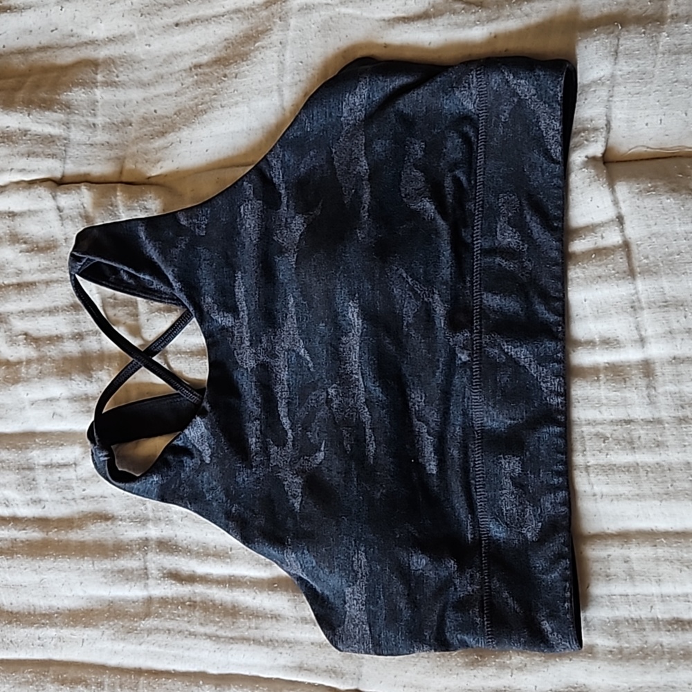 Vuori sports bra
